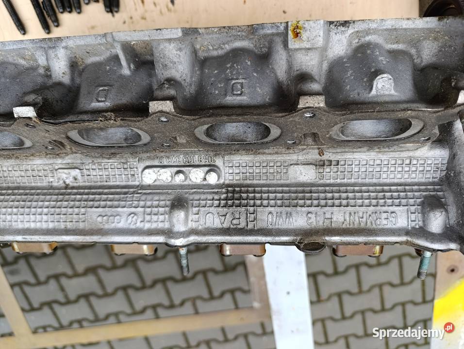 Głowica silnika Audi TT 1 8 turbo