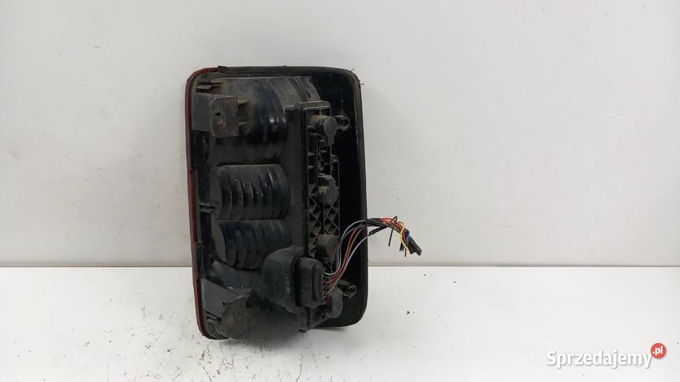 VW CADDY 1T III LIFT LAMPA TYŁ LEWA osobowe Zbierkowo