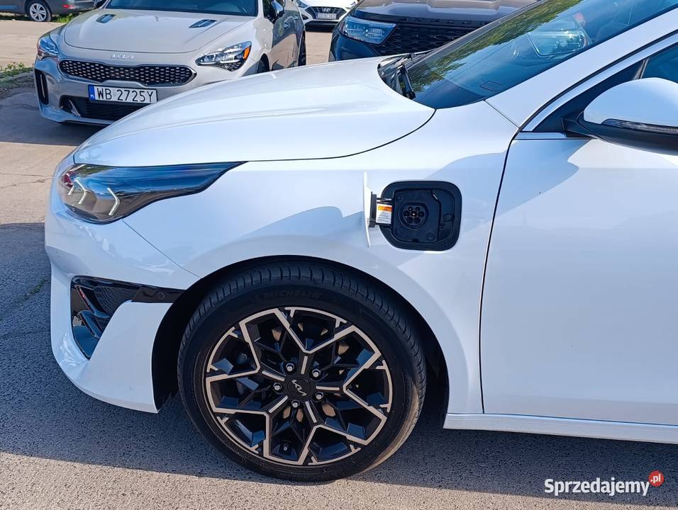 16 GDi Plugin Hybrid 141Najbogatsza hybryda Cee'd sprzedam