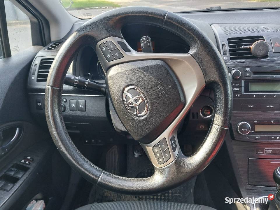 Sprzedam toyota avensis t27 Rok produkcji 2010 Motoryzacja Tarnów sprzedam