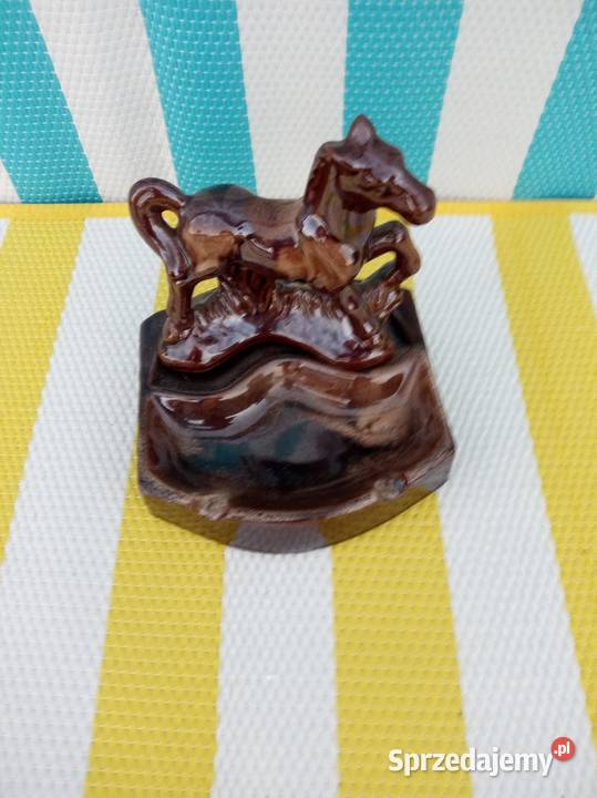 Popielniczkę sprzedam Borówno