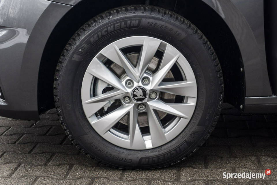 koda Fabia Drive 10 MPI 80 Dostępny ręki IV 2021 Hatchback Samochody osobowe Łódź