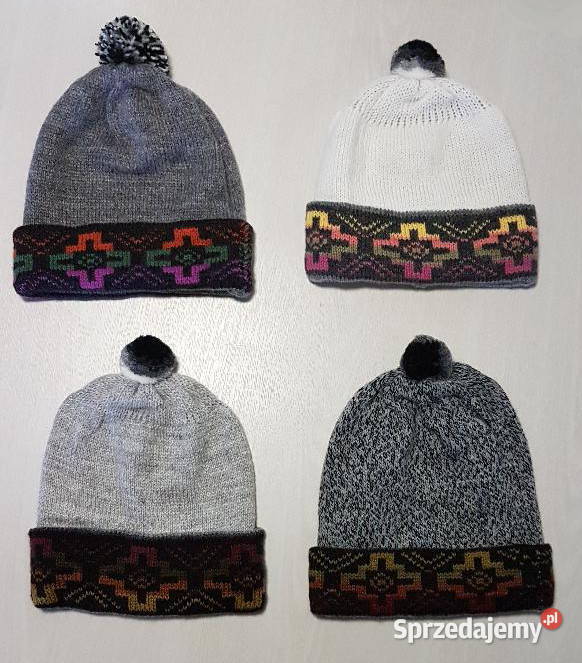 Ciepła Czapka z Pomponem z Wełny Alpaki Peru Kudowa-Zdrój