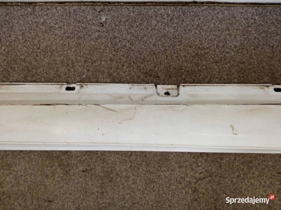 OSŁONA PROGU PRAWA NAKŁADKA 149 MercedesBenz