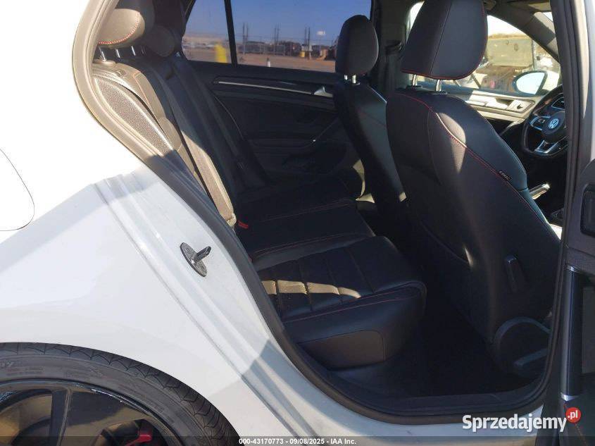 2016 VOLKSWAGEN GOLF GTI AUTOBAHN WPERFORMANCE Kobyłka