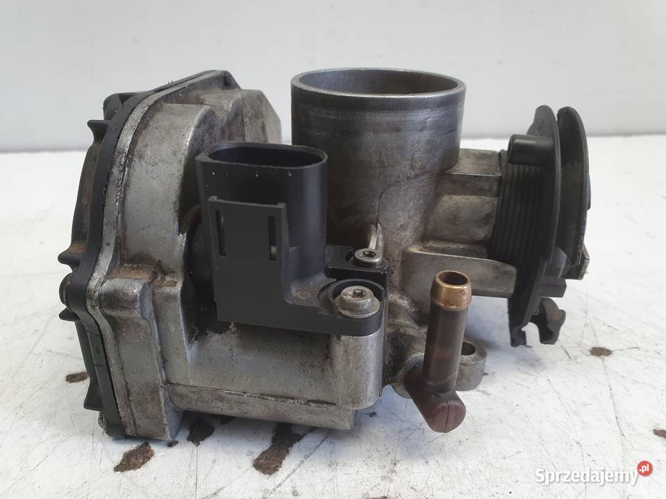 VW Bora 14 16V PRZEPUSTNICA 030133064F Motoryzacja lubelskie Janów