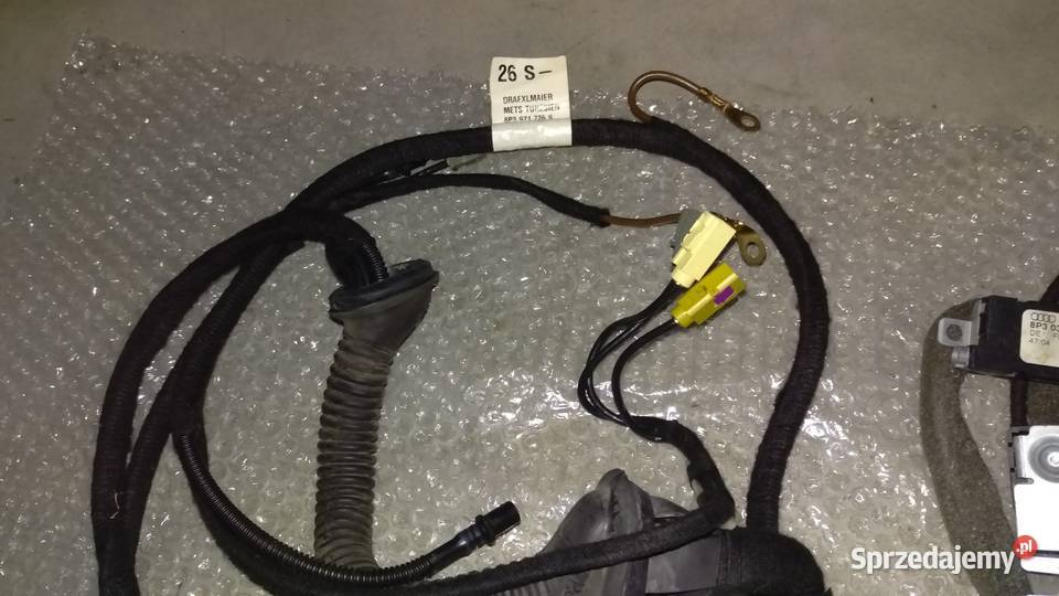 ISTALACJA TYLNIEJ KLAPY AUDI A 3 8 P 2007 R wyposażenie elektryczne Układ elektryczny Wrocław