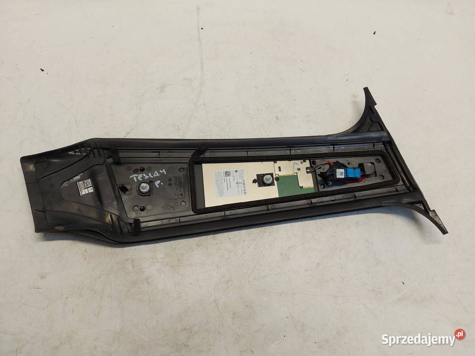 TESLA MODEL Y 2023r Osłona słupka środkowego sprzedam