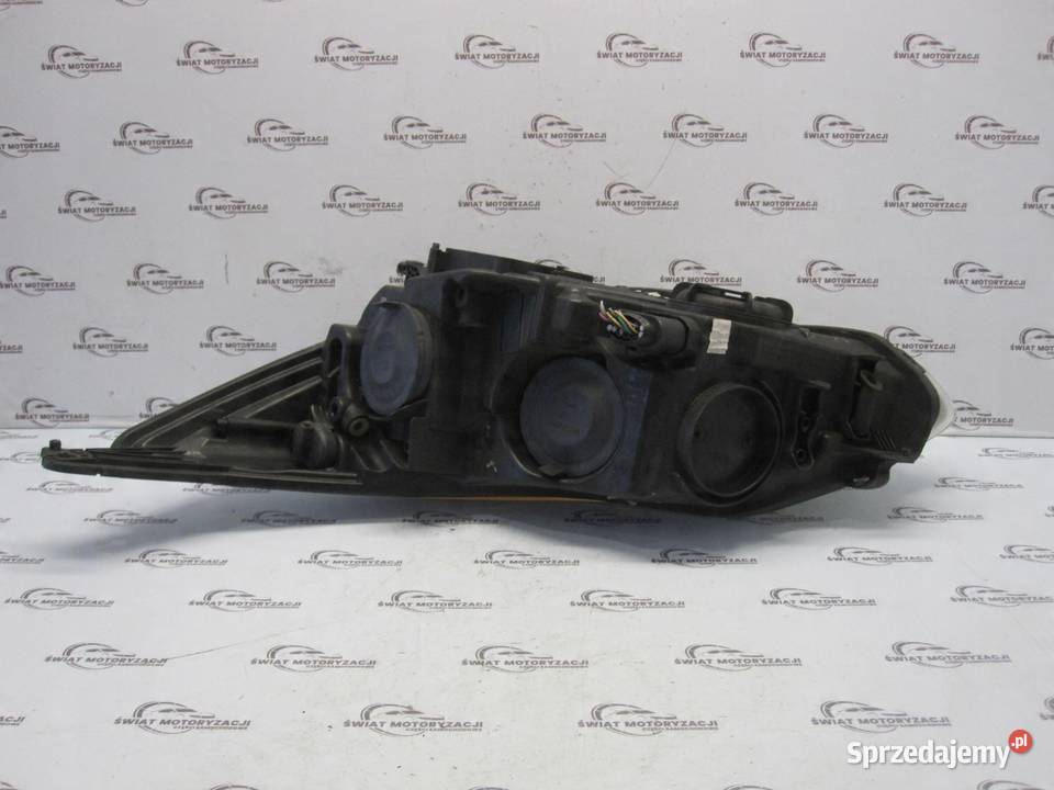 FORD FOCUS MK3 III lampa prawa przód