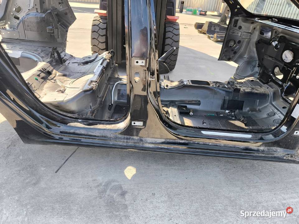 ĆWIARTKA PRÓG BOK PRAWA STRONA AUDI A1 8X 8X4 Przystajń