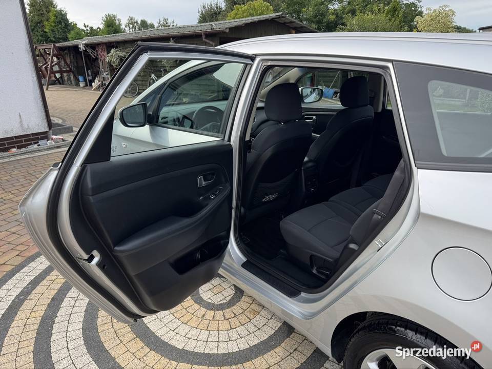 Kia Carens 17crdi Bezwypadkowa 2013 Rok produkcji 2013 Carens Drezdenko