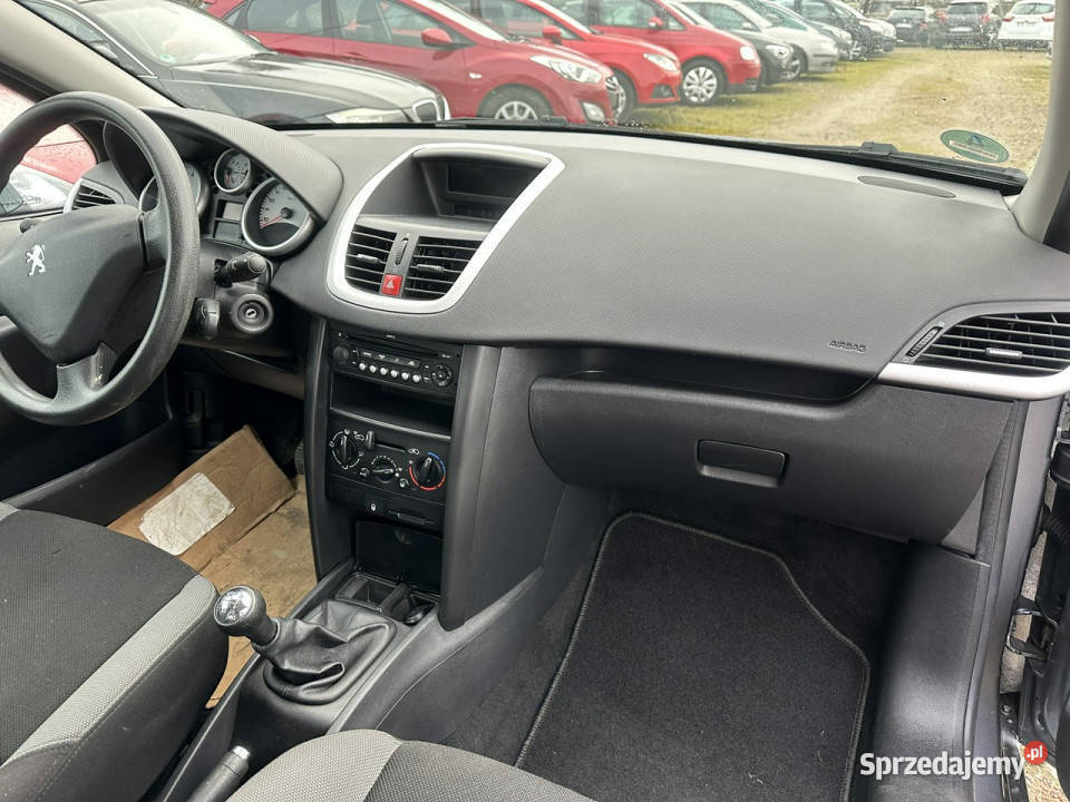 Peugeot 207 Oszczędna benzyna klimatyzacja garażowany pomorskie Wejherowo sprzedam