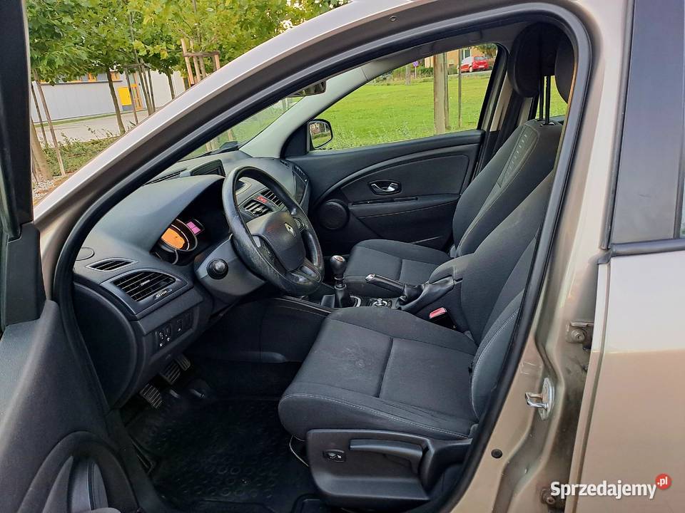 Renault Megane III Grandtour 16