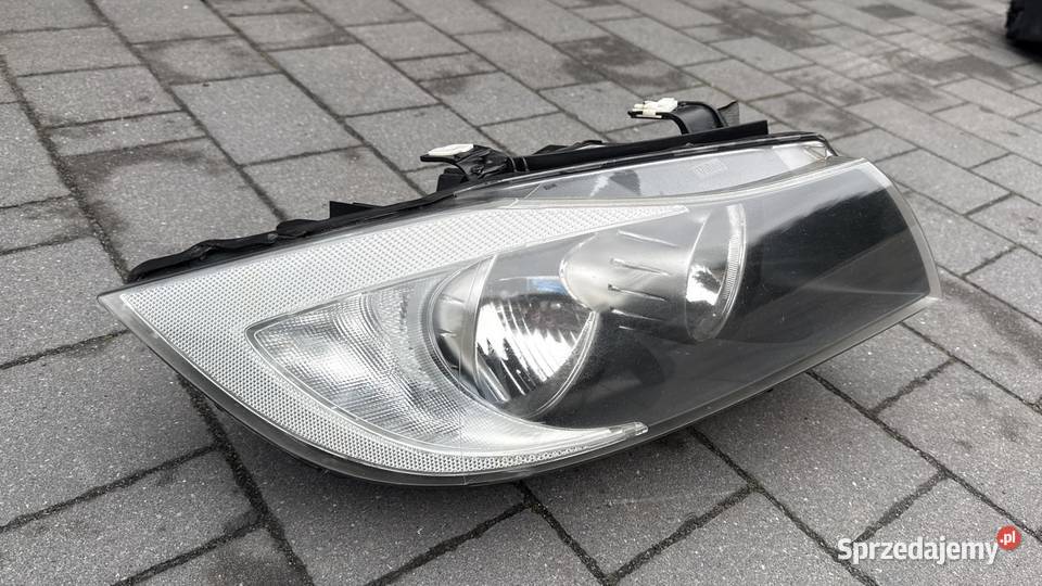 Lampa prawa BMW E90 E91 przedlift reflektor Radom