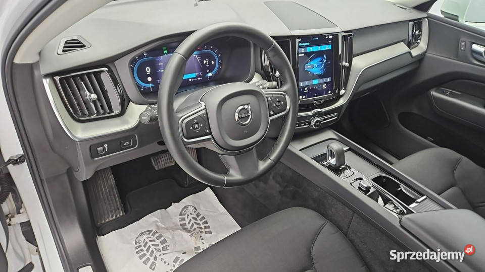 Volvo XC 60 B4 B Core aut Z Polskiego salonu Rok produkcji 2021 XC 60 Warszawa sprzedam
