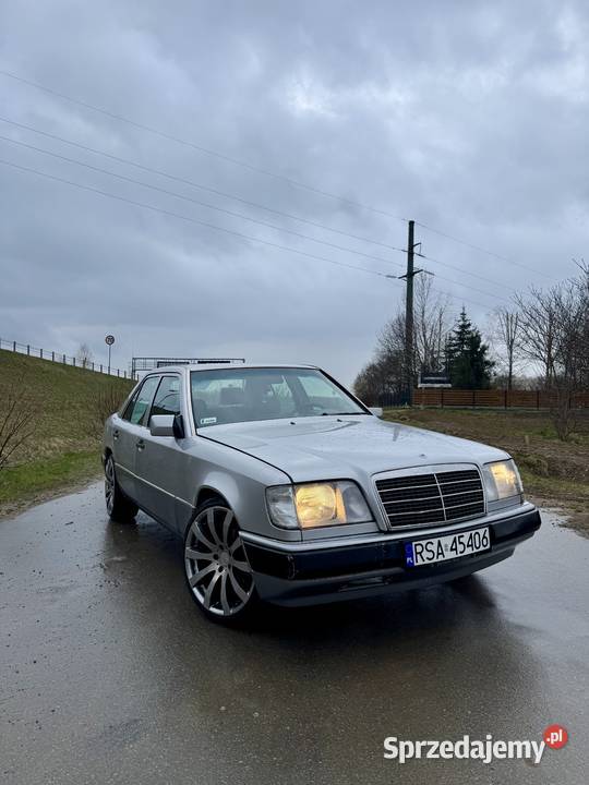 MERCEDESBENZ W124 22 BENZYNA 206000km Sanok