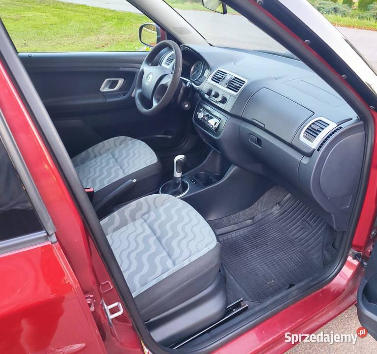 Ładna nie zgnita Skoda Fabia II 12 benzyna z serwisowany w ASO Domaradz
