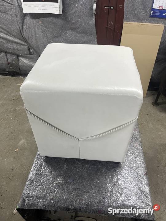 Pufa Biała Podnóżek 45cm Jarocin