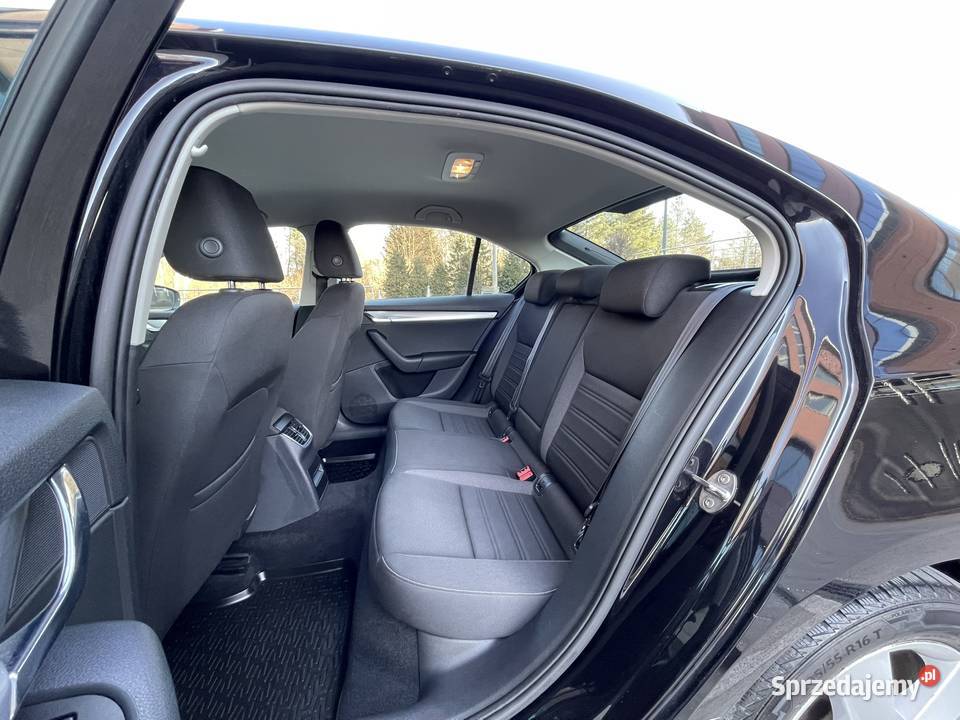 Skoda Octavia 1 właściciel salon bezwypadkowa 14 elektryczne szyby Kraków sprzedam