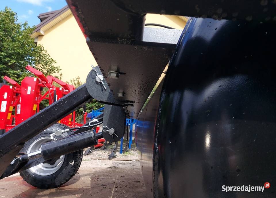 Wał zagęszczający do łąki pola boisk czy dróg Mroczków Duży