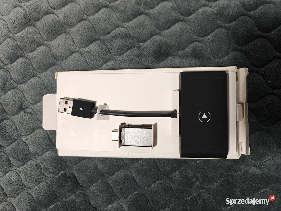 Bezprzewodowy czarny adapter samochodowy CarPlay Lewin Brzeski sprzedam