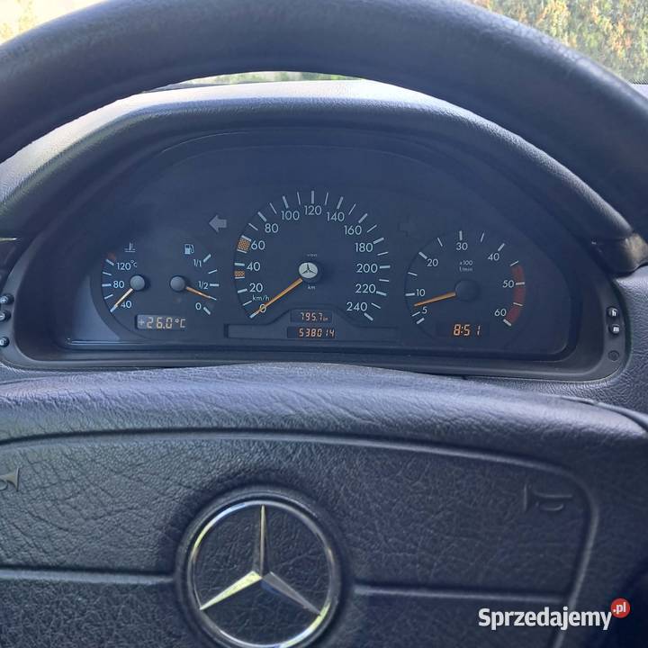 Sprzedam Mercedesa E220 Główiew