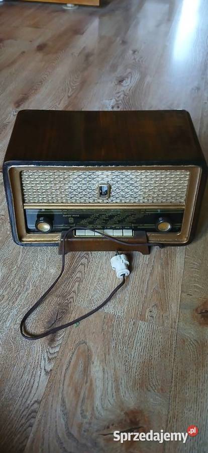 Radio lampowe firmy Minerwa Amplitunery Kraków