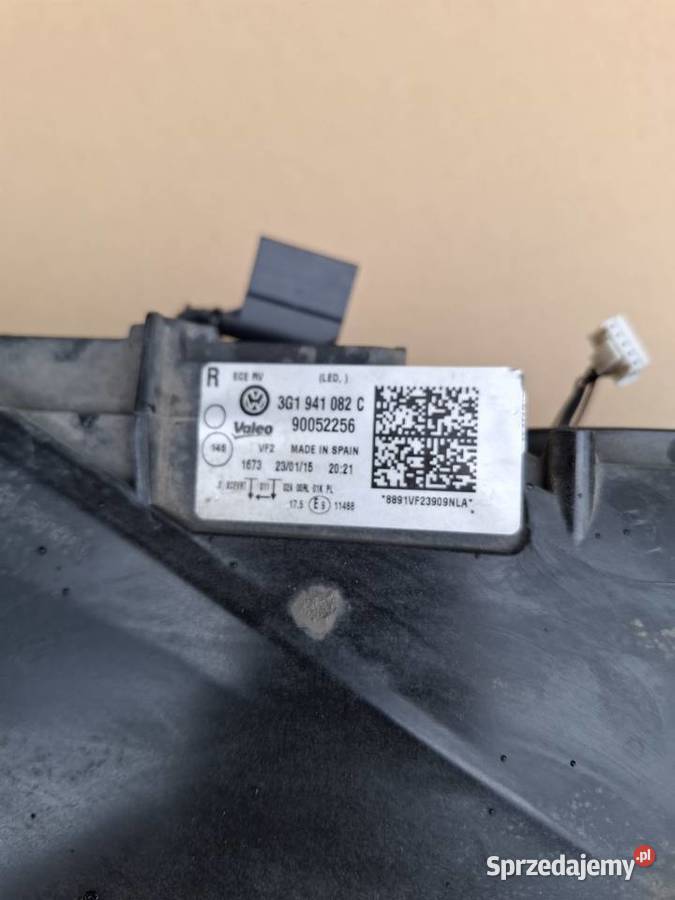 Przedni prawy reflektor led do Passata B8 Stężyca