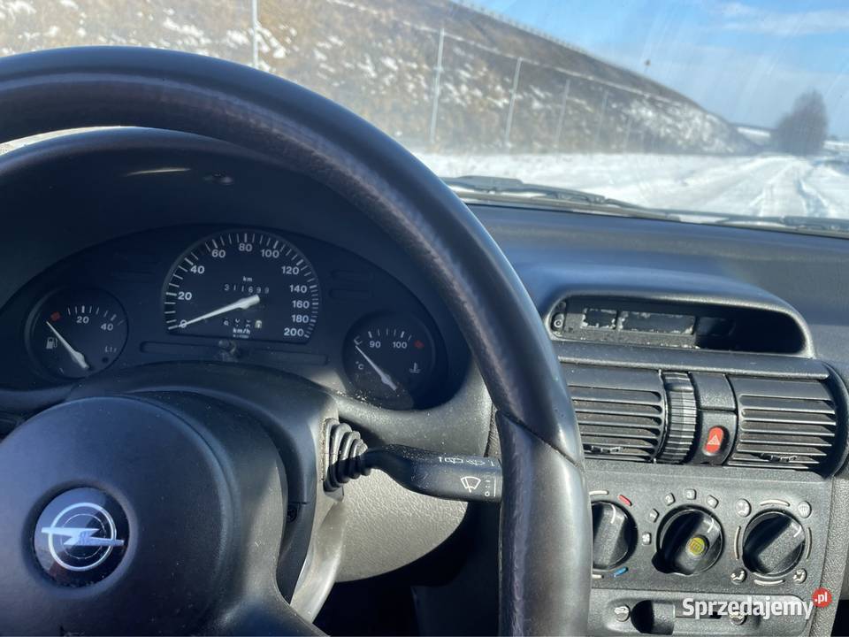 Opel Corsa B 14 benzyna Hak Aktualne Opłaty benzyna Rutki-Kossaki