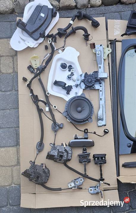 Renault twingo 3 części z dzwi prawy przód tył osobowe Chełm