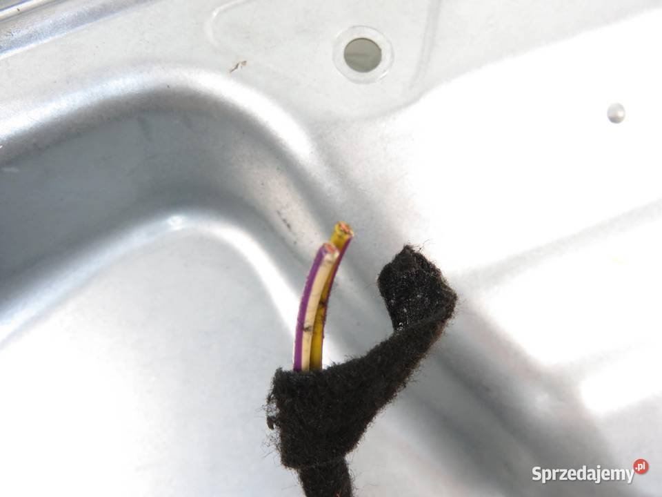 PODNOŚNIK SZYBY PRAWY PRZEDNI C 7M51R045H16A Mechanizmy opuszczania szyb