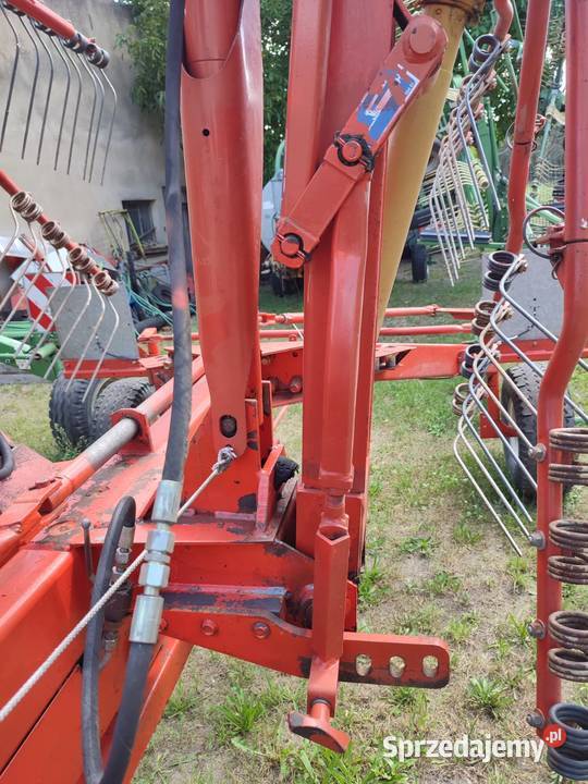 Zgrabiarka 2 karuzelowa KUHN GA 7301 do środka Kuhn wielkopolskie