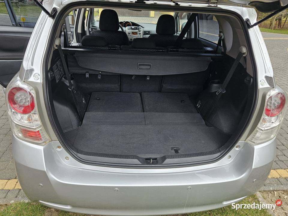 Toyota Verso 20 TDI 2010r 7osobowy manualna Borucino