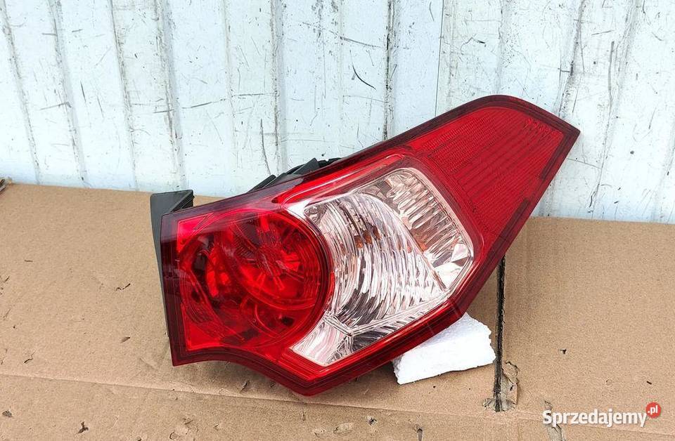 HONDA ACCORD VIII 0811 SEDAN LAMPA PRAWA TYŁ