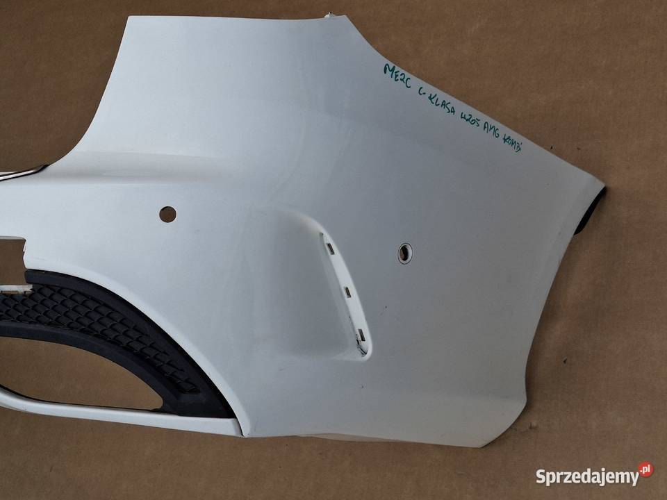 MERCEDES CKLASA W205 KOMBI AMG ZDERZAK TYŁ TYLNY Bieleń