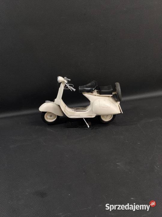 Model Kolekcjonerski Piaggio Vespa 150 Ray Poddębice