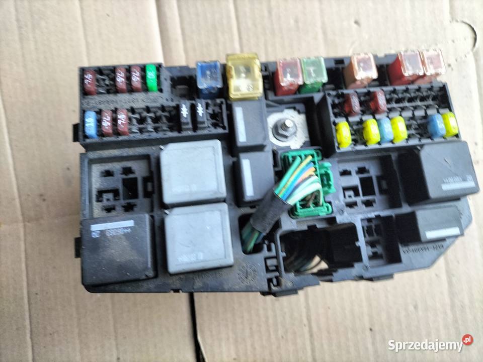 FORD MONDEO MK3 20 TDCI SKRZYNKA BEZPIECZNIKÓW Kamień-Kolonia