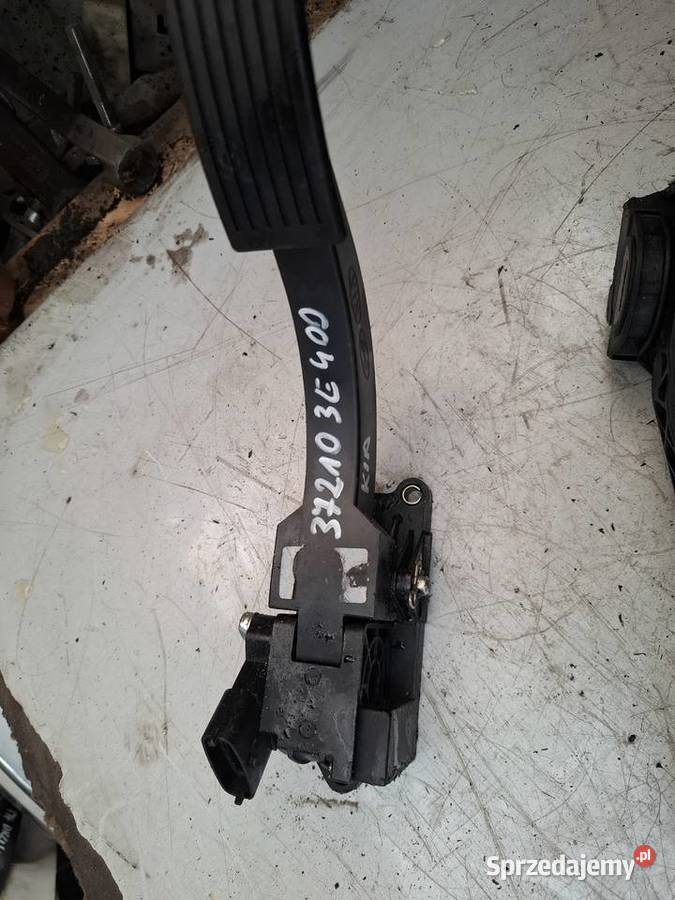 KIA SORENTO pedał 372103e400 osobowe świętokrzyskie sprzedam