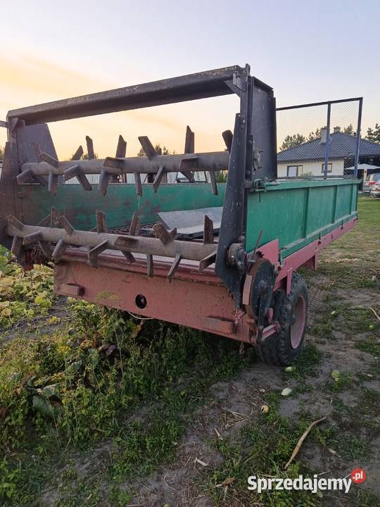 Rozrzutnik obornika Rozrzutniki obornika lubelskie Trawniki-Kolonia