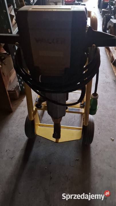 Młot do kucia z agregatem prądotwórczym Wacer Tarnów