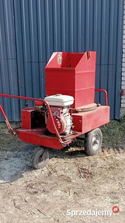 Ścielarka sieczkarnia paszowóz rozdrabniacz Sochaczew sprzedam