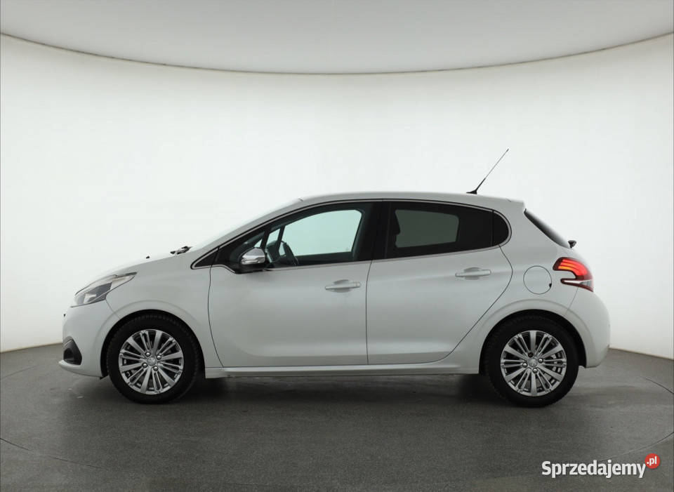 Peugeot 208 12 PureTech komputer pokładowy Piaseczno