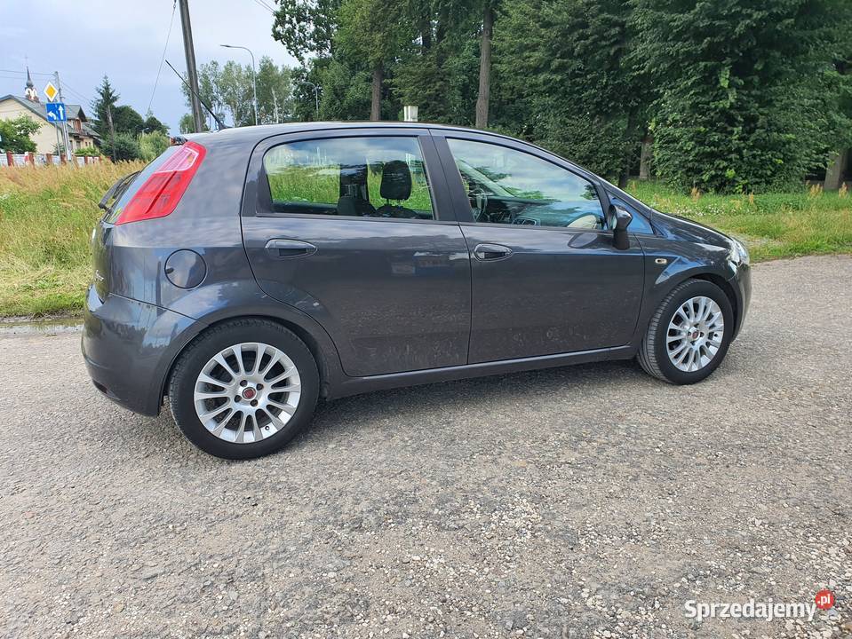 FIAT PUNTO GRANDE 14 BENZYNA Rok produkcji 2009 Łęg Tarnowski