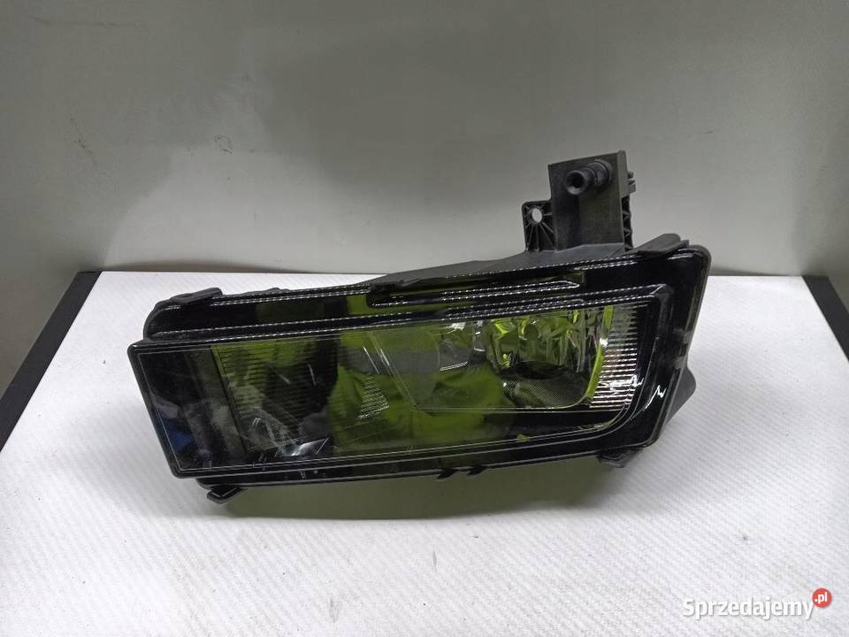 HALOGEN PRAWY VW TOURAN II 5TA941662