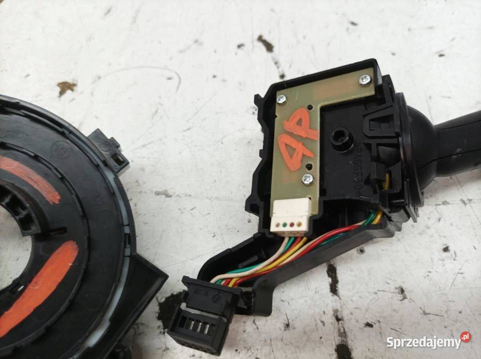 PRZEŁĄCZNIK ZESPOLONY TAŚMA KPL 1K0953519A Rok produkcji 2007 sprzedam