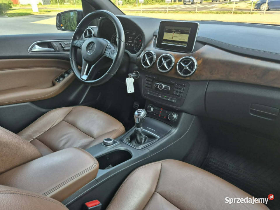 Mercedes B 200 brązowe skóry Harman Kardonel Warszawa