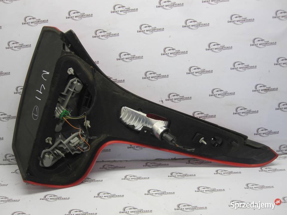 VOLVO C30 RDESIGN 07r lampa lewa tył 31213137
