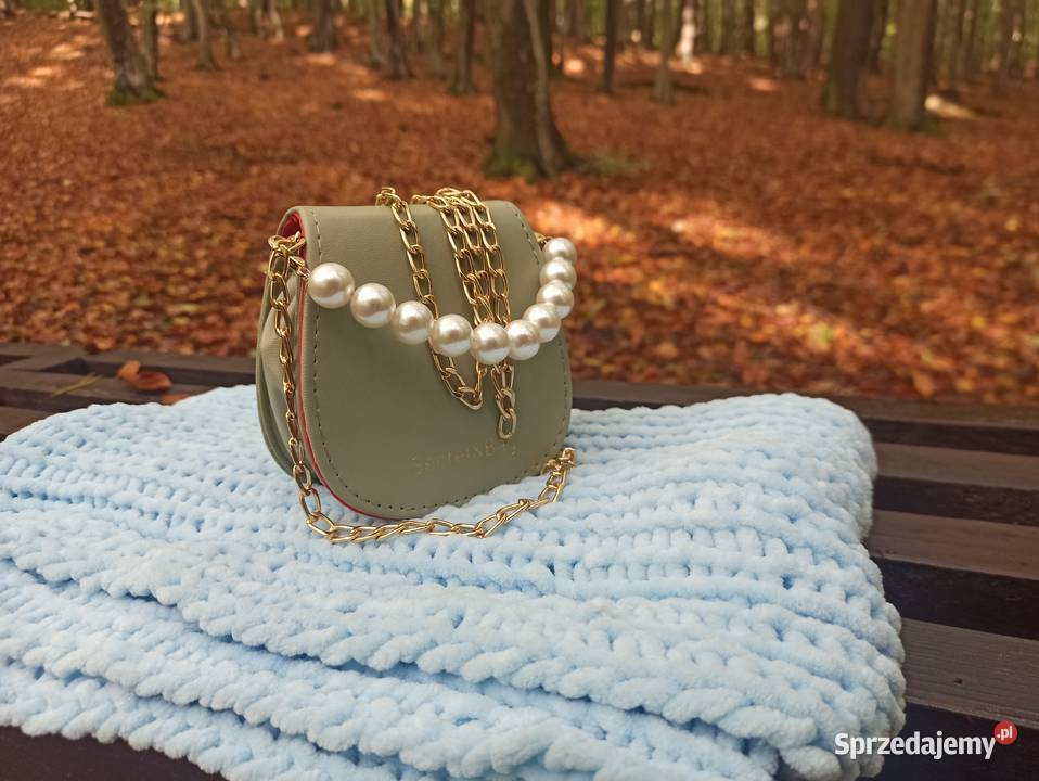 Oliwkowa zielona torebka półokrągła z Warszawa