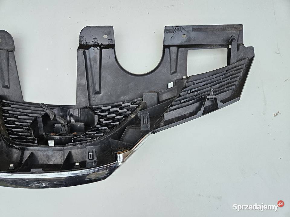 NISSAN XTRAIL T32 GRILL ATRAPA ZDERZAKA PRZÓD osobowe wielkopolskie