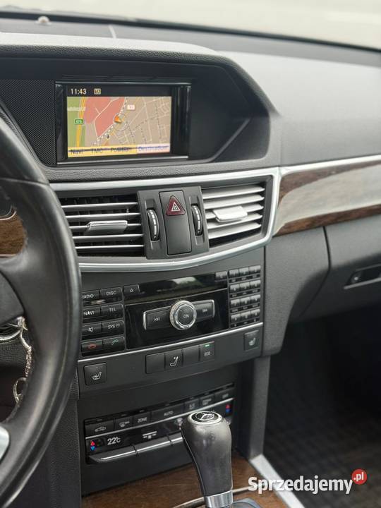 MercedesBenz Klasa E W212 21 sedan 2011 2143cm3 Częstochowa sprzedam